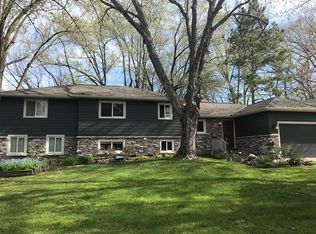 11606 Friar Ln, Minnetonka, MN 55305