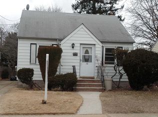 27 Clinton St, Elmont, NY 11003