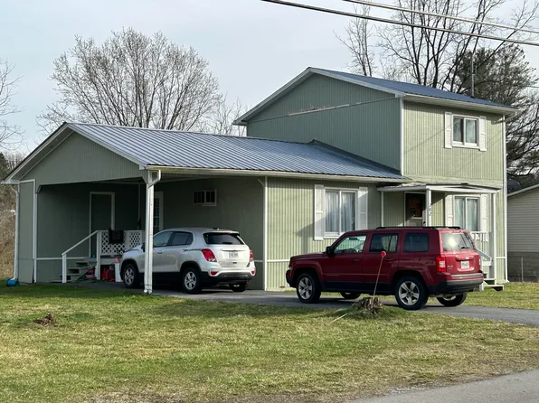 302 Spring Ave NE, Wise, VA 24293