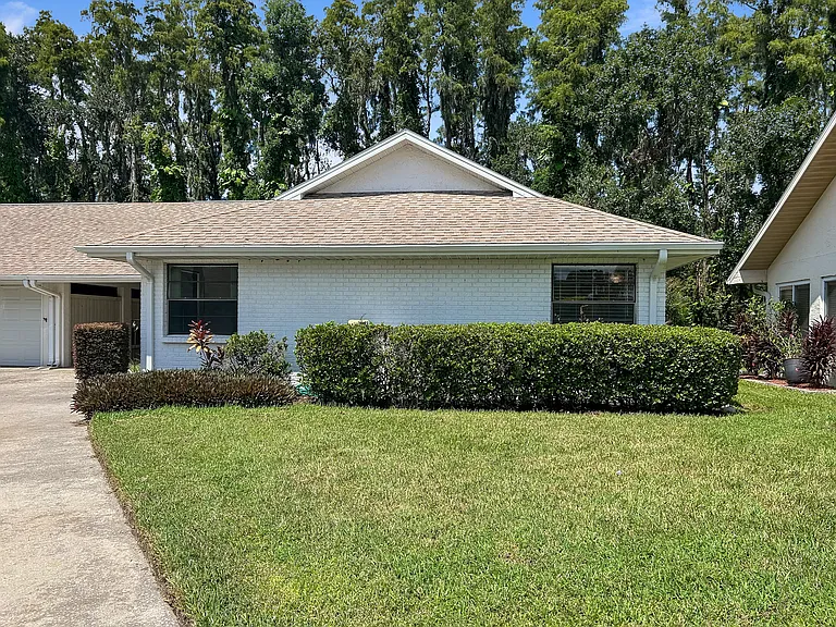 1750 Atrium Dr — Photo 1