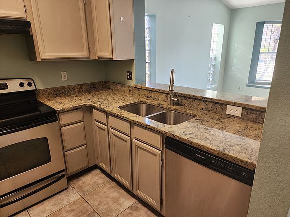 5th image of 9326 Bud Wood St