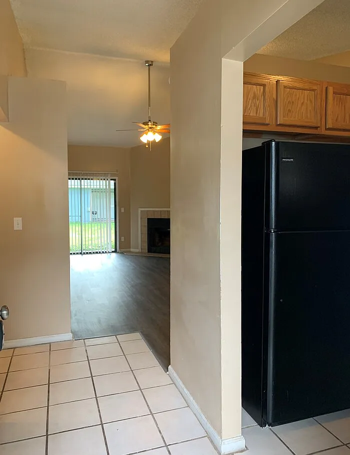 2 bed, 2.0 bath, $1,100 — Photo 1