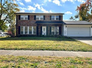 2290 Buttercup Dr, Florissant, MO 63033