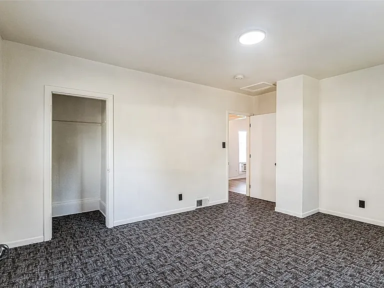 1613 A Ave NE #1 — Photo 6