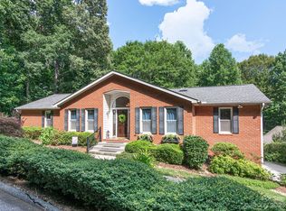 1801 Riverview Ct, Hendersonville, NC 28739