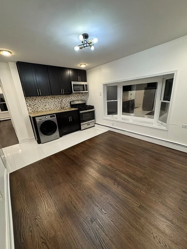 3 bed, $2,934 — Photo 4