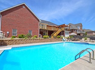 541 Grassland Dr, Maryville, TN 37804