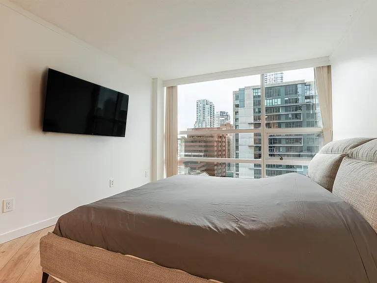 1050 Burrard St — Photo 10