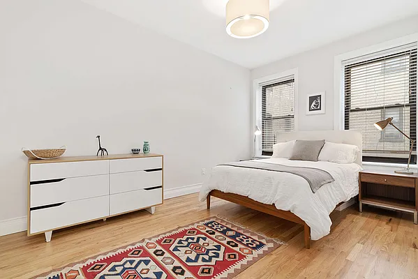 Sold by Compass | media 18