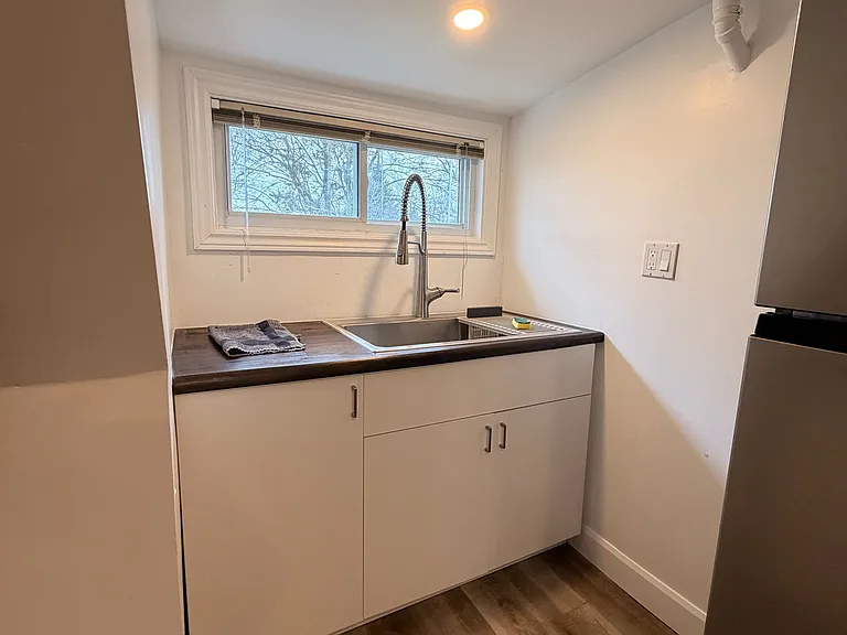 25 Glenwood Ave #UPPER — Photo 7