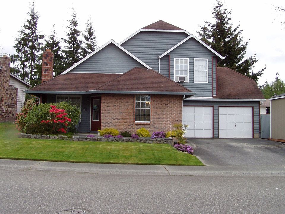 Walk or bicycle to Boeing, but still have that comfortable community feeling.