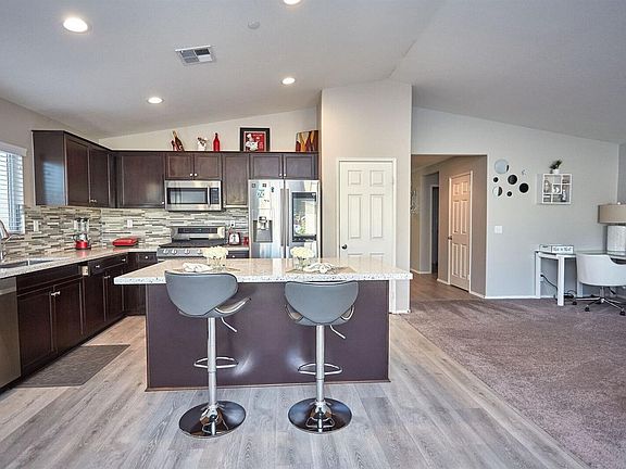 5th image of 15747 McVay Ln