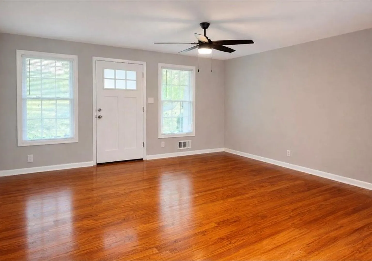 Fully Renovated Brick Ranch! — Photo 4