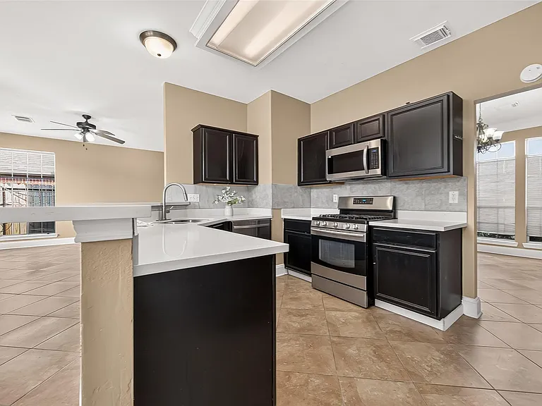 4011 Alexis Cir — Photo 18