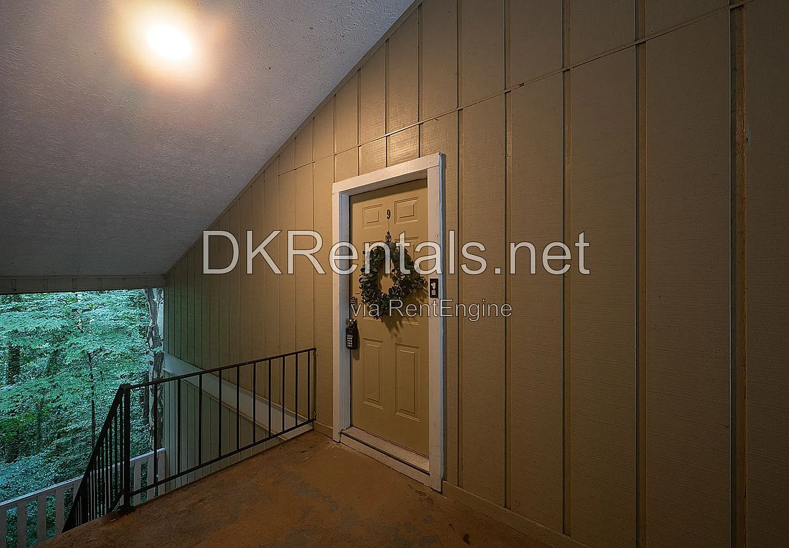 2 bed, 1.0 bath, 1051 sqft, $1,700 — Photo 2