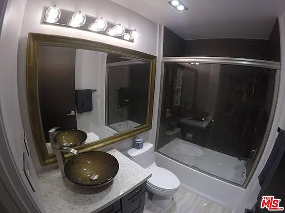 5th image of 625 S Berendo St APT 109