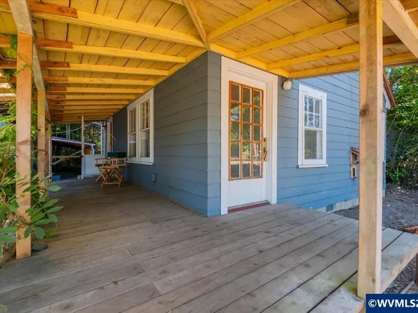 1410 SW 53rd St, Corvallis, OR 97333