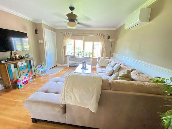 2nd image of 21 Woodruff Ct Floor 1