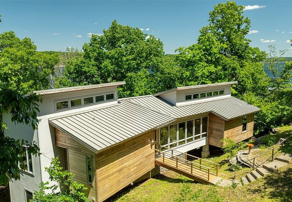 1st image of 50 Riviera Dr