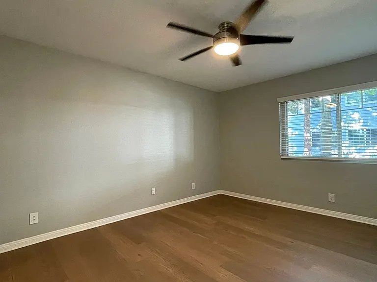 Park Plaza Apartments — Photo 58