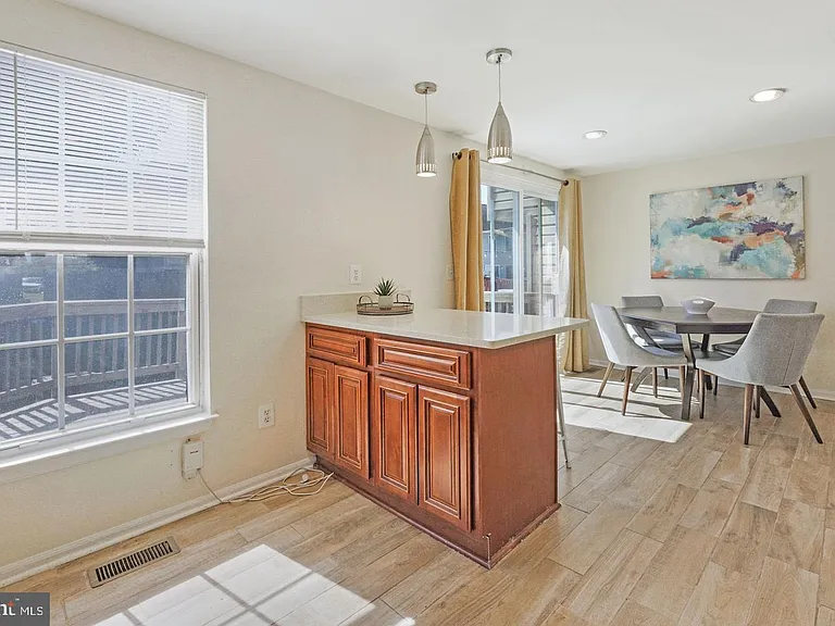 3433 Belleplain Ct — Photo 9