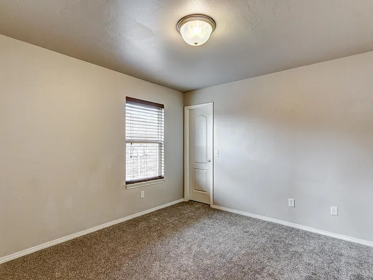 9528 SW 24th Ter — Photo 24