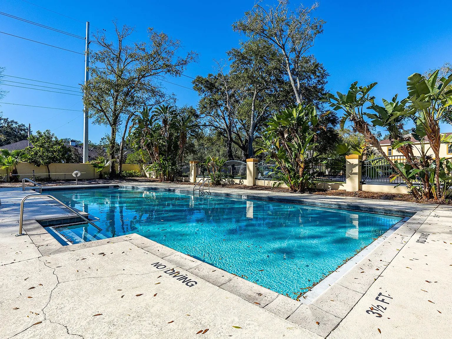1 bed, 734 sqft, $1,350 — Photo 3