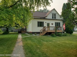 421 9th St, Hawley, MN 56549
