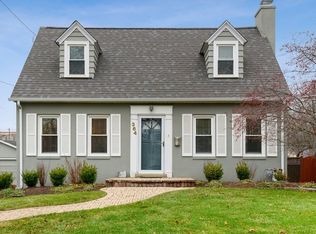 364 May Ave, Glen Ellyn, IL 60137