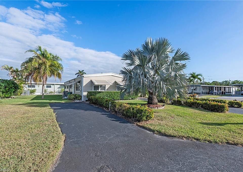 2nd image of 407 Cape Florida WAY