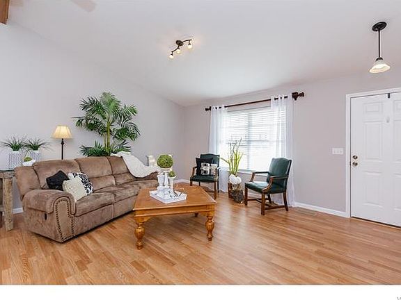 3rd image of 31 Treasure Island Dr
