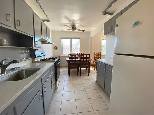 Rented by Modern Spaces | media 11