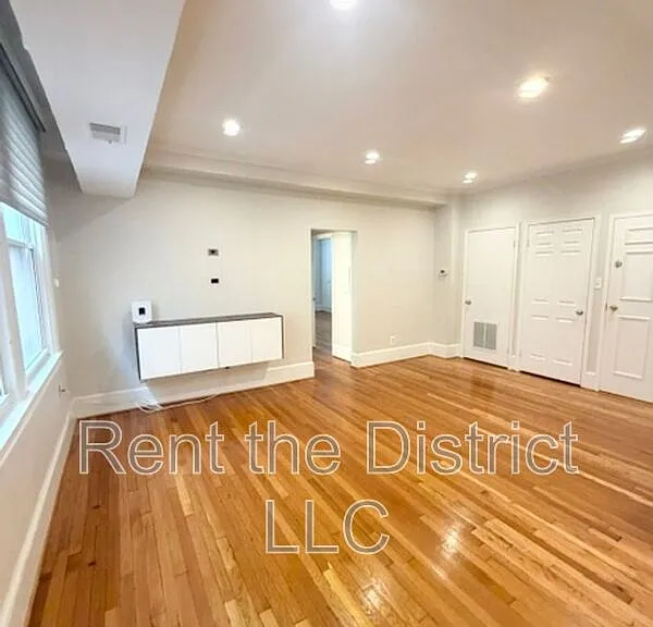 1511 22nd St NW #33 — Photo 2