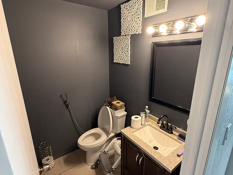 2769 Richmond Rd — Photo 8