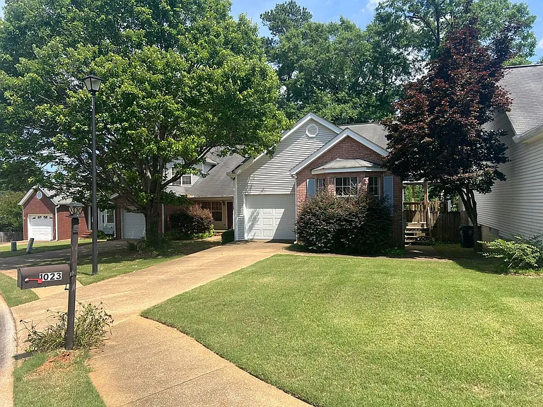 1023 Yellowhammer Ln — Photo 1
