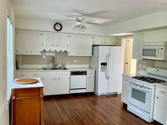 4th image of 840 Heather Ln