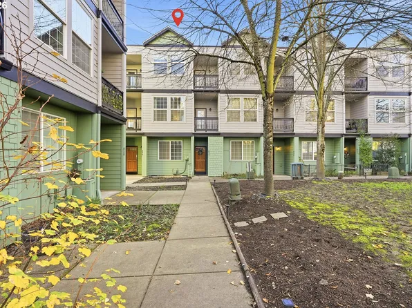 844 SE Woodrow Ln, Hillsboro, OR 97123