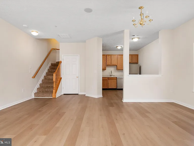 8221 Barrington Ct #41 — Photo 8
