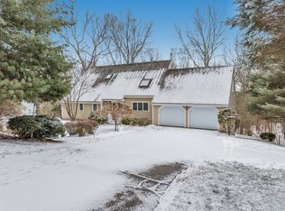 26 Farm Hill Rd, Natick, MA 01760