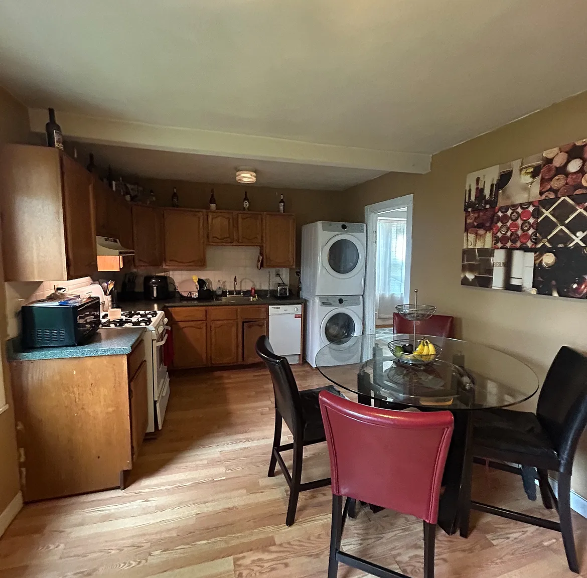 4 bed, 1400 sqft, $3,000 — Photo 3