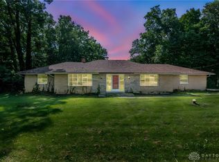 8061 Dog Leg Rd, Dayton, OH 45414