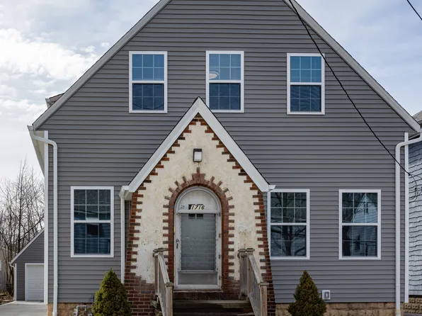 1716 Robindale St, Wickliffe, OH 44092