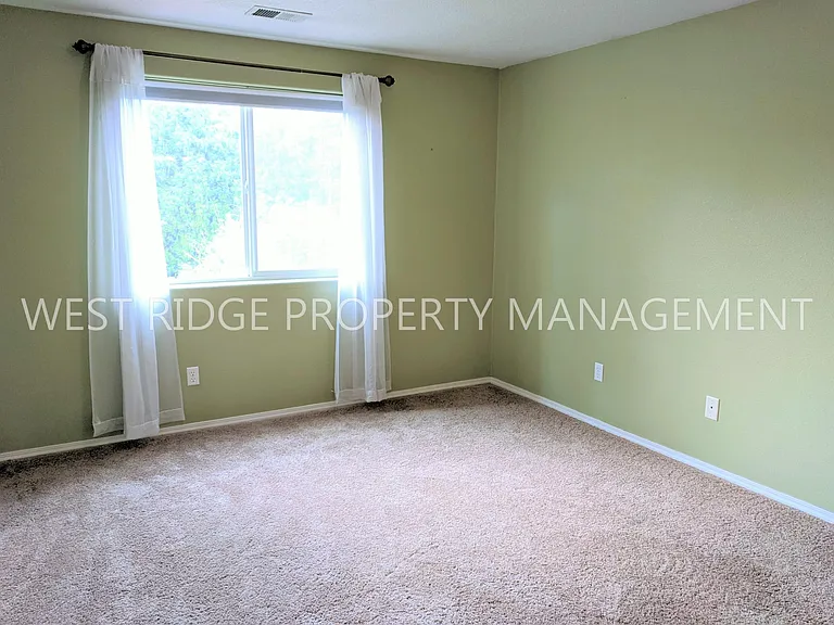 519 SW 207th Ave — Photo 9