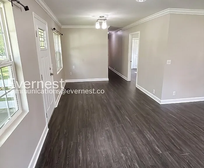 736 Hancock Rd — Photo 7