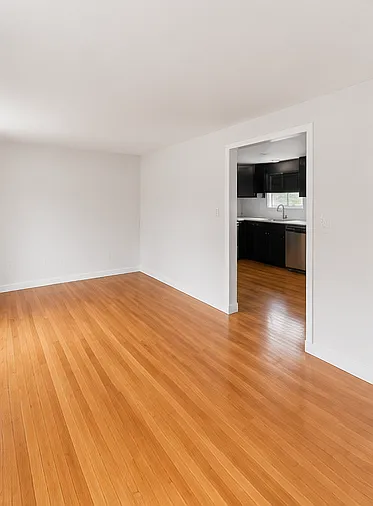 1227 Allen St — Photo 4