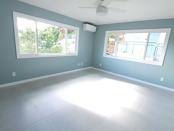 Each bedroom has own cfan, split ac both with own remotes and is cable ready.