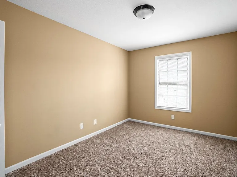 1719 Thistlewood Dr — Photo 10