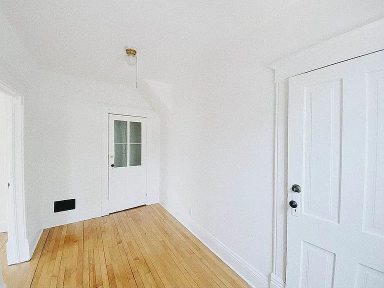 1702 Grand St NE #2 — Photo 12