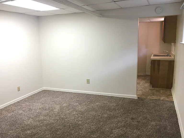 775 E. Broad St — Photo 73