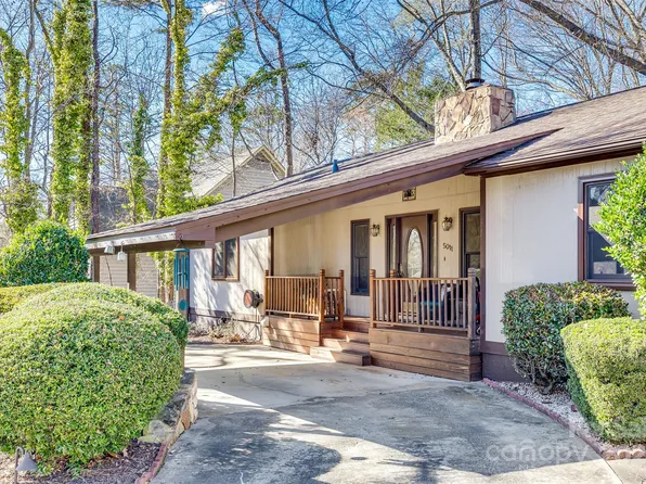 5011 Tara Tea Dr, Tega Cay, SC 29708